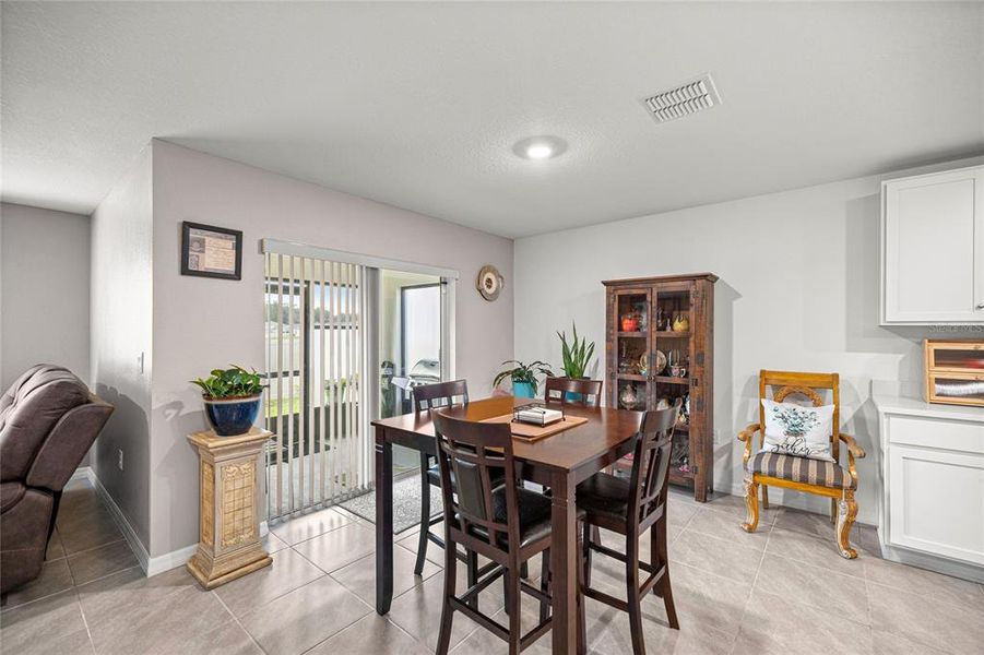 Furnished interior view inside a new home in Autumn Glen, Belleview (Image 17). Furnished interior view inside a new home in Autumn Glen, Belleview (Image 17).