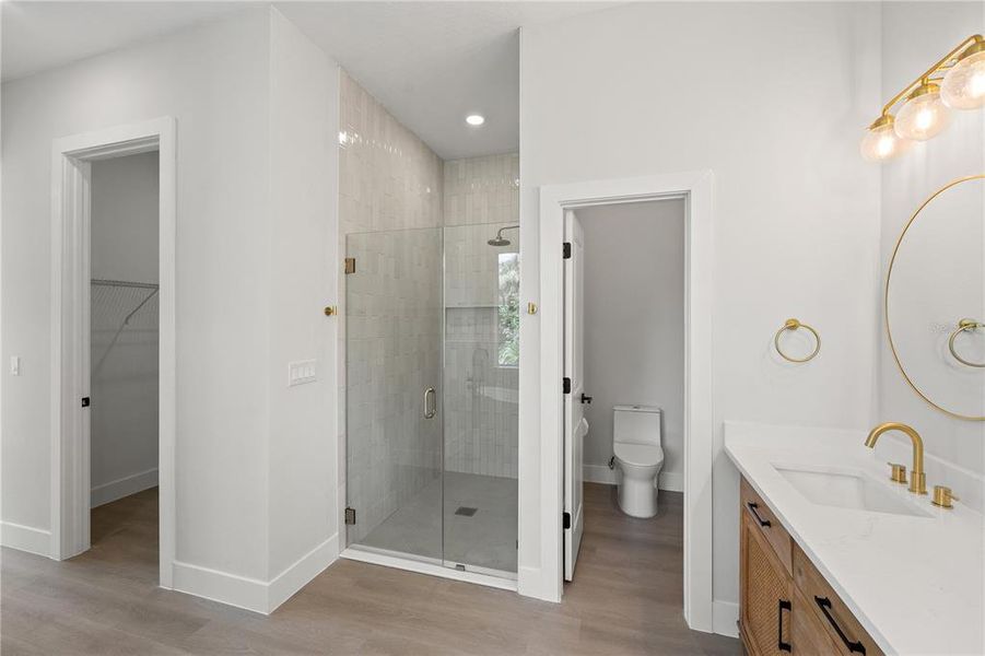 Oversized Walk in shower Oversized Walk in shower