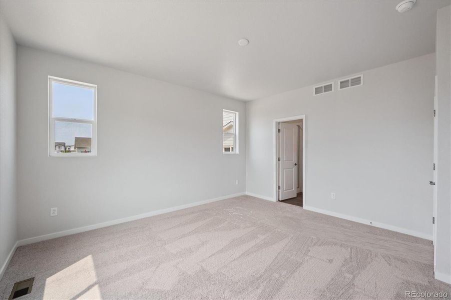 Spacious, unfurnished interior of a new home in Farmlore, Brighton (Image 15).