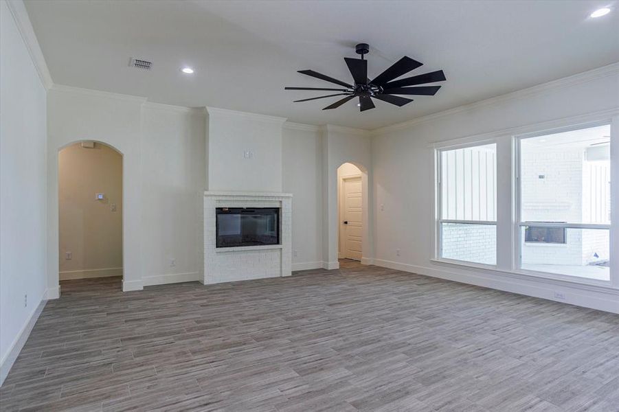 Spacious, unfurnished interior of a new home in , Fort Worth (Image 10).
