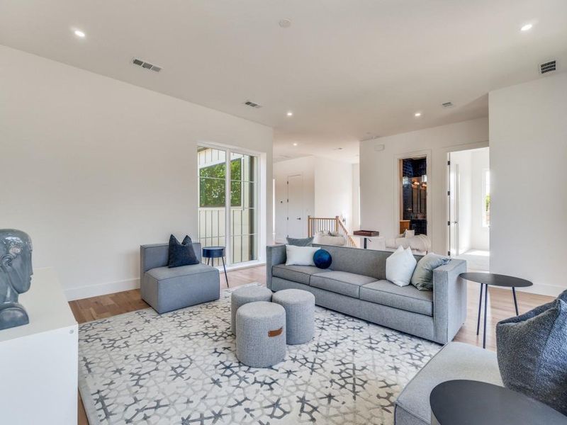 Furnished interior view inside a new home in , Dallas (Image 8). Furnished interior view inside a new home in , Dallas (Image 8).