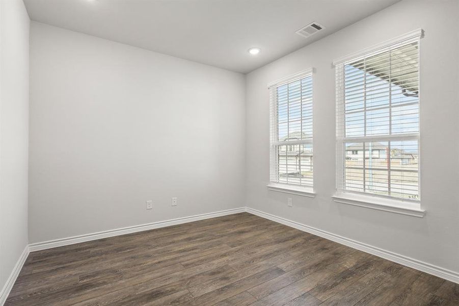 Spacious, unfurnished interior of a new home in Rocky Creek Crossing, Fort Worth (Image 11). Spacious, unfurnished interior of a new home in Rocky Creek Crossing, Fort Worth (Image 11).
