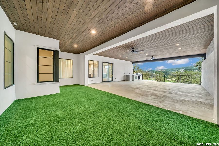 Exterior details and patio area of a home in , San Antonio (Image 27).