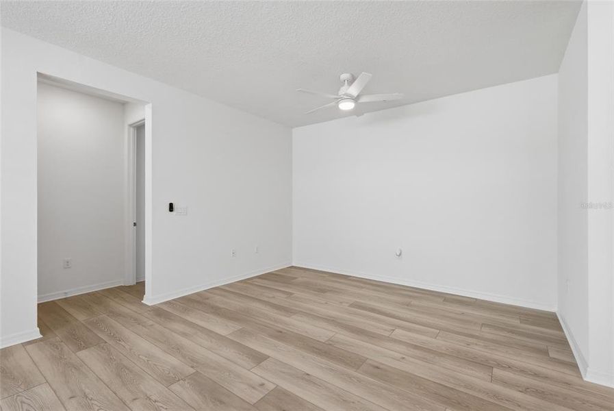 Spacious, unfurnished interior of a new home in Heron Bay, Palmetto (Image 16). Spacious, unfurnished interior of a new home in Heron Bay, Palmetto (Image 16).