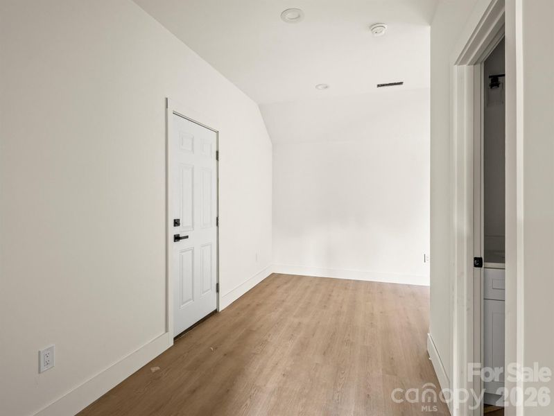 Spacious, unfurnished interior of a new home in , Leicester (Image 14).