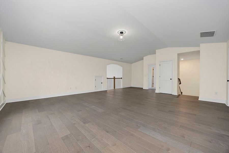 Spacious, unfurnished interior of a new home in Yellowstone Farms, Cumming (Image 30).