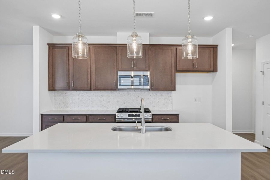 16-web-or-mls-Quarry Rd-S0606-016