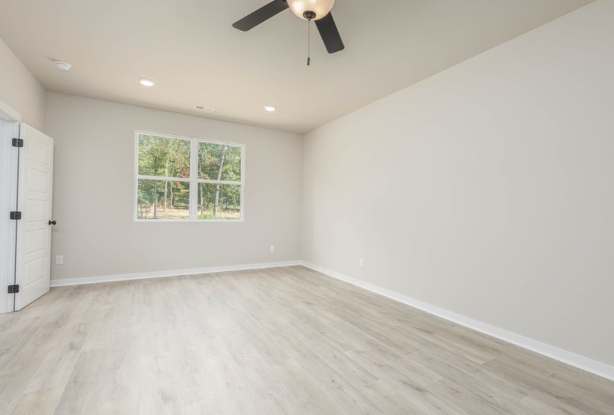Spacious, unfurnished interior of a new home in Woodland Farms, Dickson (Image 23).