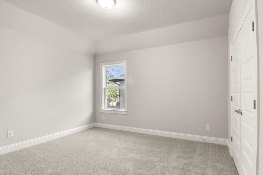 Spacious, unfurnished interior of a new home in Clear Creek, Round Rock (Image 33).