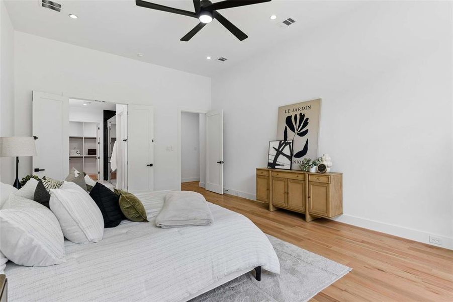 Furnished interior view inside a new home in , Dallas (Image 18). Furnished interior view inside a new home in , Dallas (Image 18).