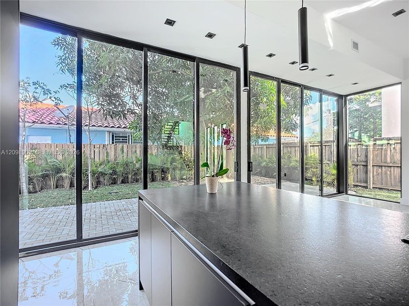 Community amenities in , Miami (Image 22).