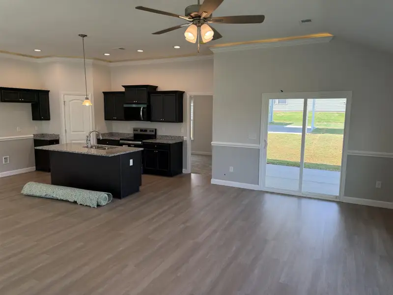 Spacious, unfurnished interior of a new home in Cleveland Meadows, Spartanburg (Image 8).