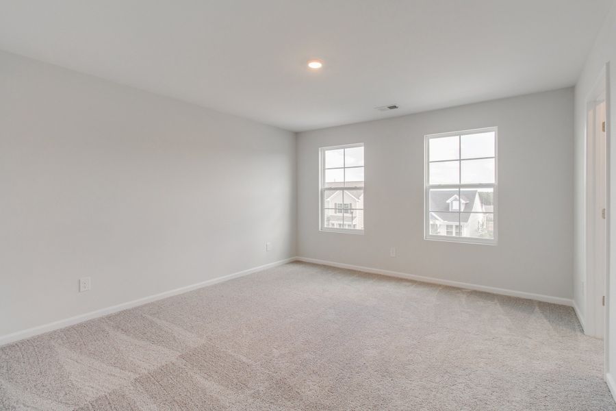 Spacious, unfurnished interior of a new home in Ellington, Elgin (Image 34).