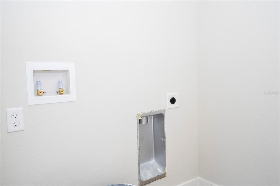 Spacious, unfurnished interior of a new home in , Apopka (Image 16).