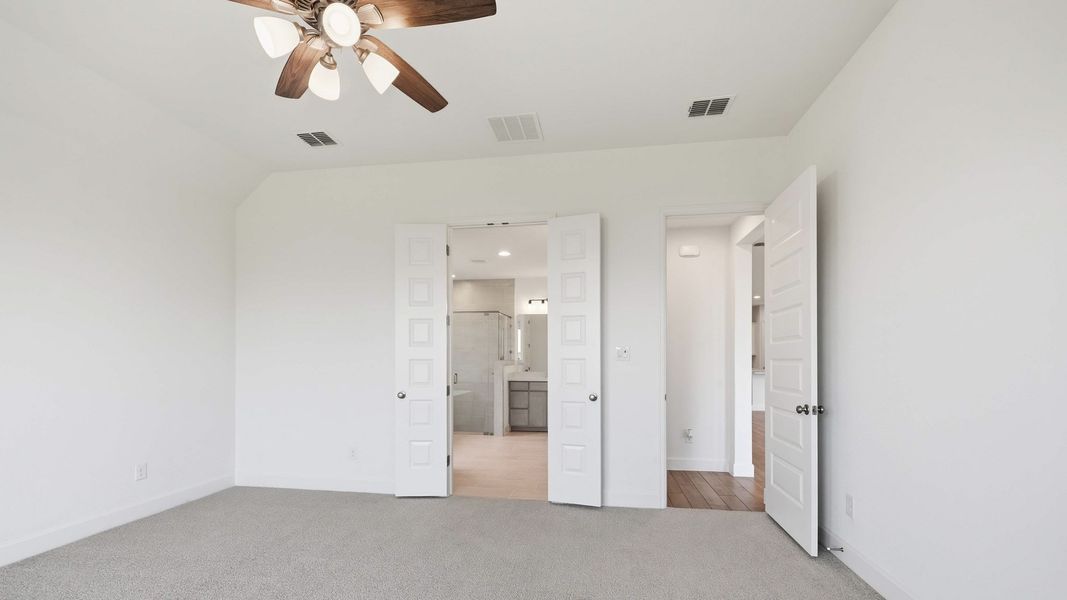 Spacious, unfurnished interior of a new home in Trinity Falls, McKinney (Image 22).