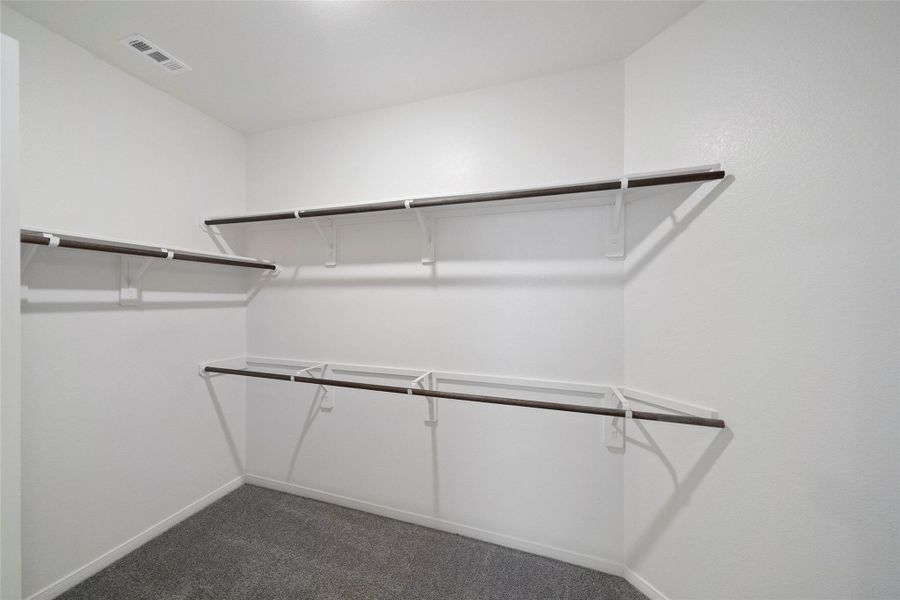 Spacious, unfurnished interior of a new home in Sunterra, Katy (Image 14).