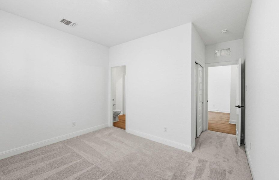 Spacious, unfurnished interior of a new home in Horizon Lake, Leander (Image 20). Spacious, unfurnished interior of a new home in Horizon Lake, Leander (Image 20).