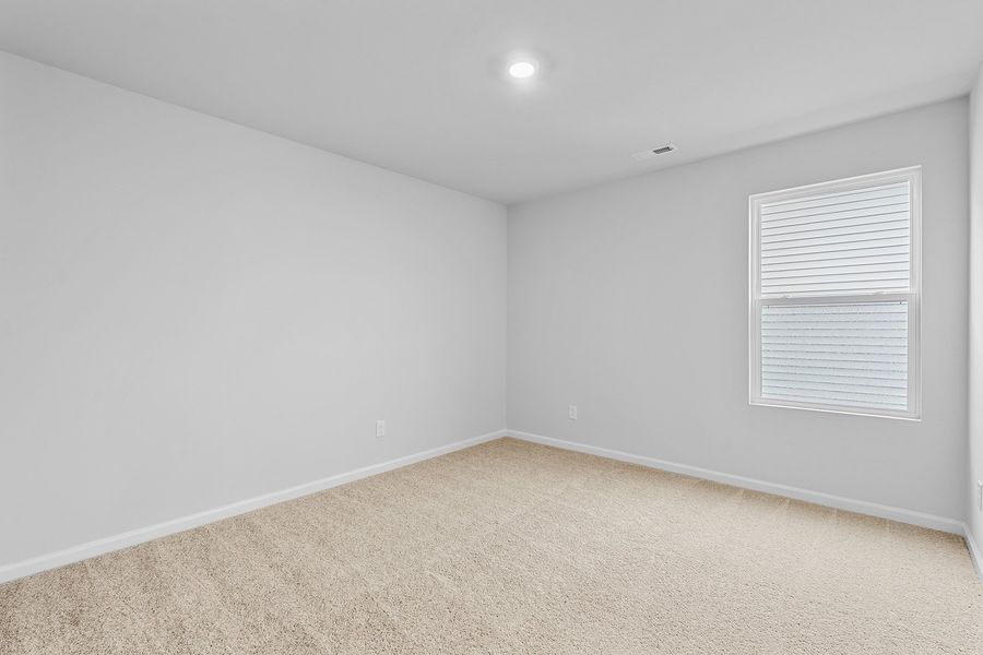 Spacious, unfurnished interior of a new home in Hanes Lake, Winston-Salem (Image 40).