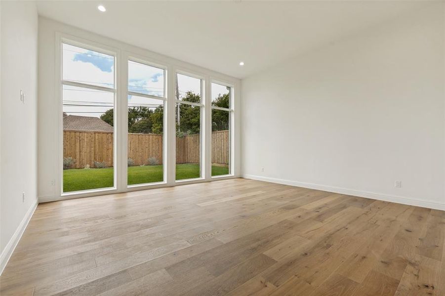 Spacious, unfurnished interior of a new home in , Dallas (Image 28).