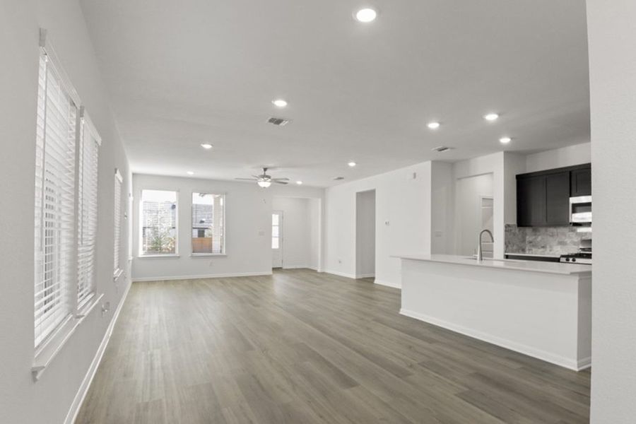 Representative unfurnished interior of a home built from the Sergio by Pacesetter Homes in Crosswinds, Kyle (Image 19). Representative unfurnished interior of a home built from the Sergio by Pacesetter Homes in Crosswinds, Kyle (Image 19).