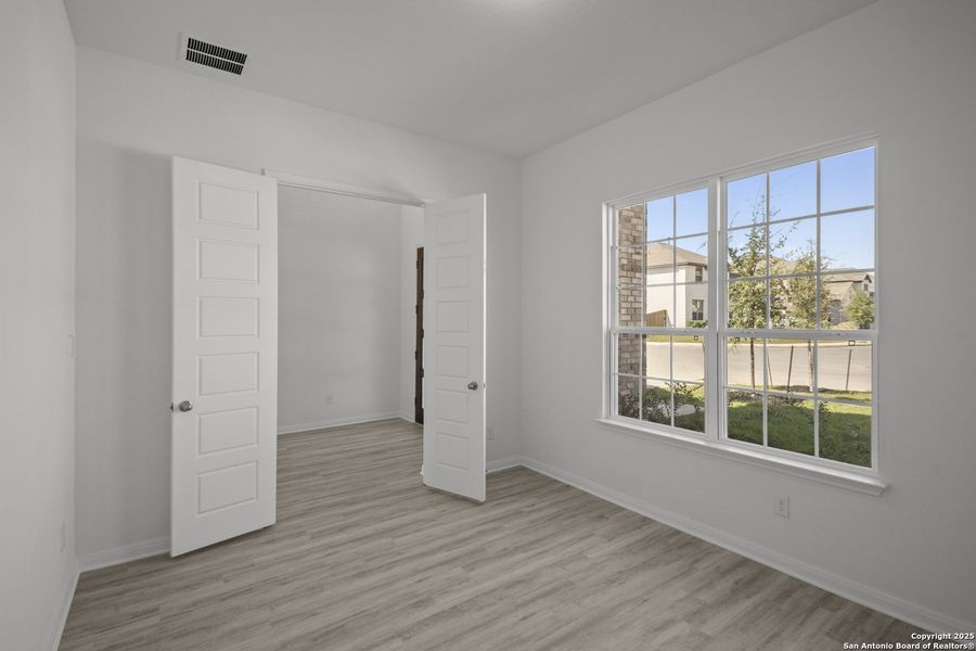 Spacious, unfurnished interior of a new home in Stillwater Ranch, San Antonio (Image 20). Spacious, unfurnished interior of a new home in Stillwater Ranch, San Antonio (Image 20).