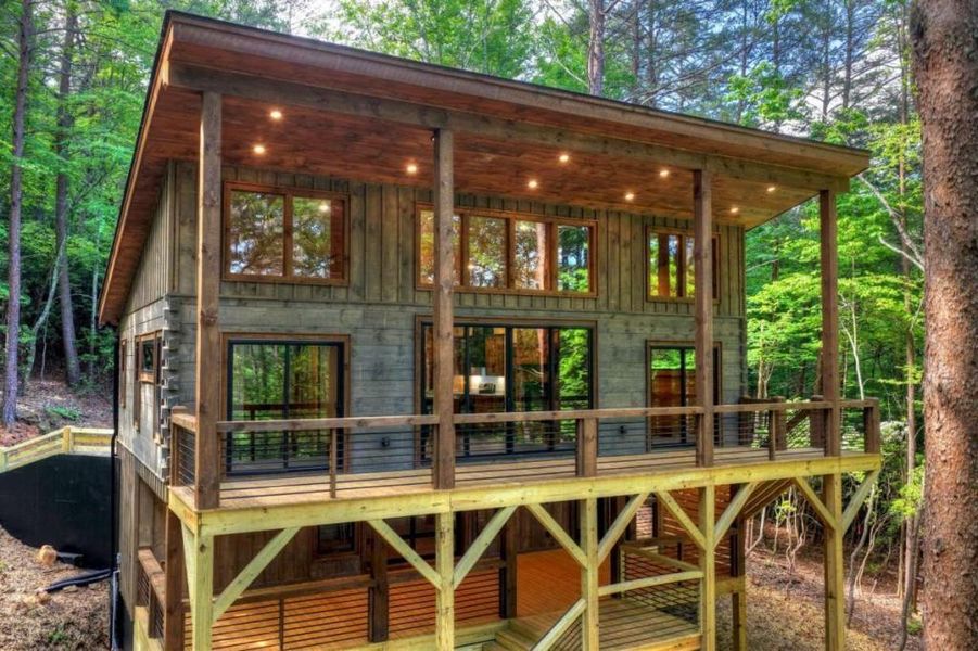 Exterior details and patio area of a home in , Blue Ridge (Image 35).