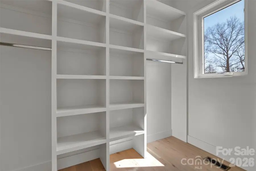 Image 37 of a home in .