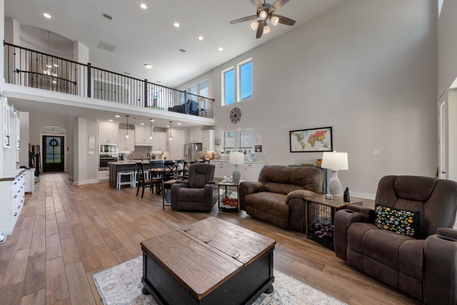 Furnished interior view inside a new home in 6 Creeks, Kyle (Image 14). Furnished interior view inside a new home in 6 Creeks, Kyle (Image 14).