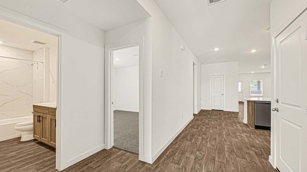 Spacious, unfurnished interior of a new home in Holly Ridge, Rosenberg (Image 11). Spacious, unfurnished interior of a new home in Holly Ridge, Rosenberg (Image 11).