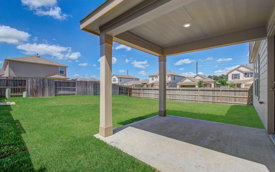 Exterior details and patio area of a home in , Hockley (Image 4).