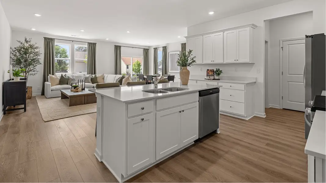 6978 Newport Kitchen 4of4 F1 050625