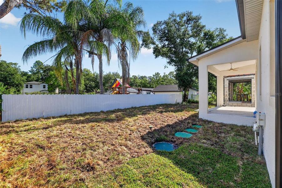 Exterior details and patio area of a home in , Tampa (Image 4).