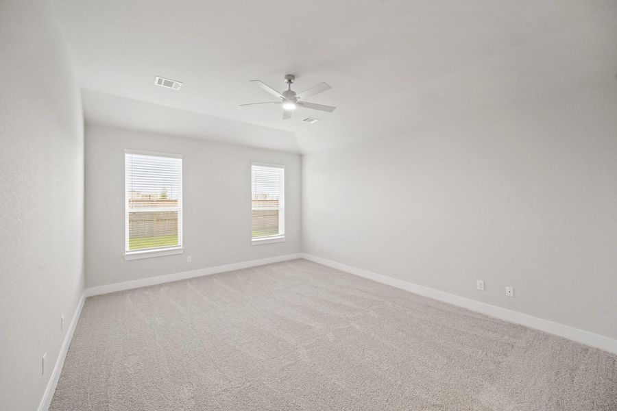 Spacious, unfurnished interior of a new home in Morton Creek Ranch, Katy (Image 25).