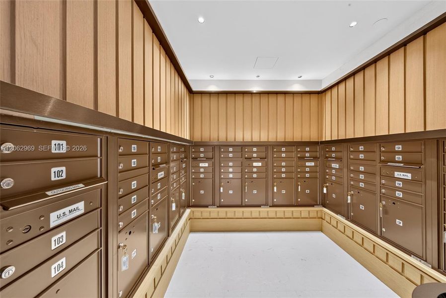 Community amenities in , Bay Harbor Islands (Image 40).