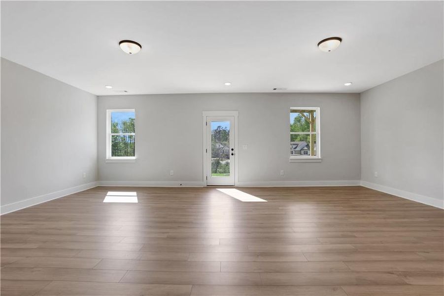 Spacious, unfurnished interior of a new home in Cambridge, Flowery Branch (Image 41).
