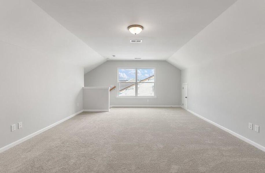 Spacious, unfurnished interior of a new home in Parker's Preserve, Ridgeville (Image 18).