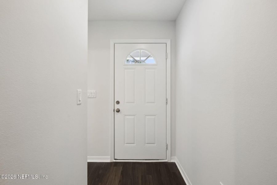 Spacious, unfurnished interior of a new home in , Jacksonville (Image 20).