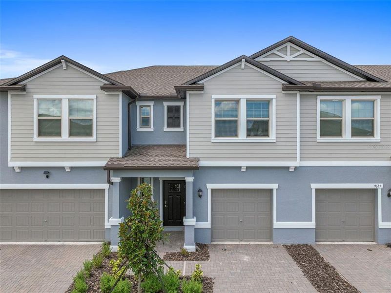 Exterior details and patio area of a home in , Land O' Lakes (Image 26).