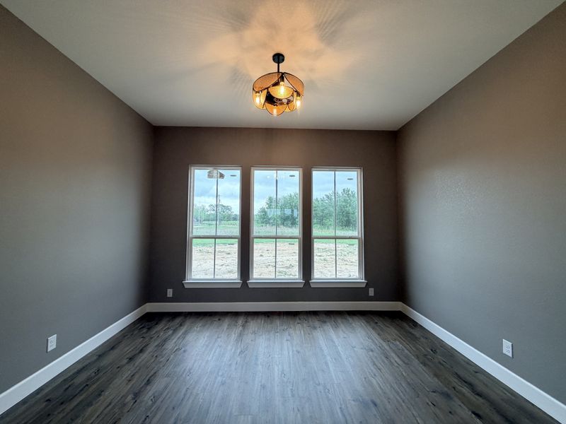 Spacious, unfurnished interior of a new home in Oak Water Ranch, Granbury (Image 19).