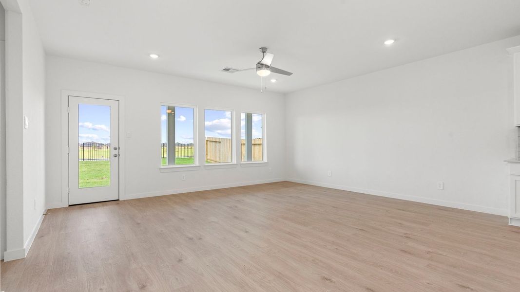 Spacious, unfurnished interior of a new home in Tamarron, Fulshear (Image 39). Spacious, unfurnished interior of a new home in Tamarron, Fulshear (Image 39).