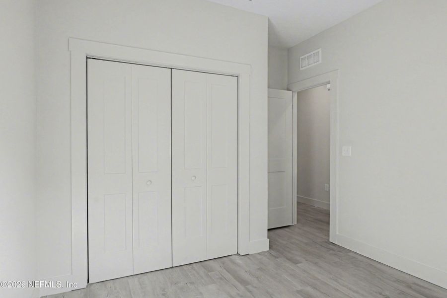 Spacious, unfurnished interior of a new home in , Jacksonville (Image 37).
