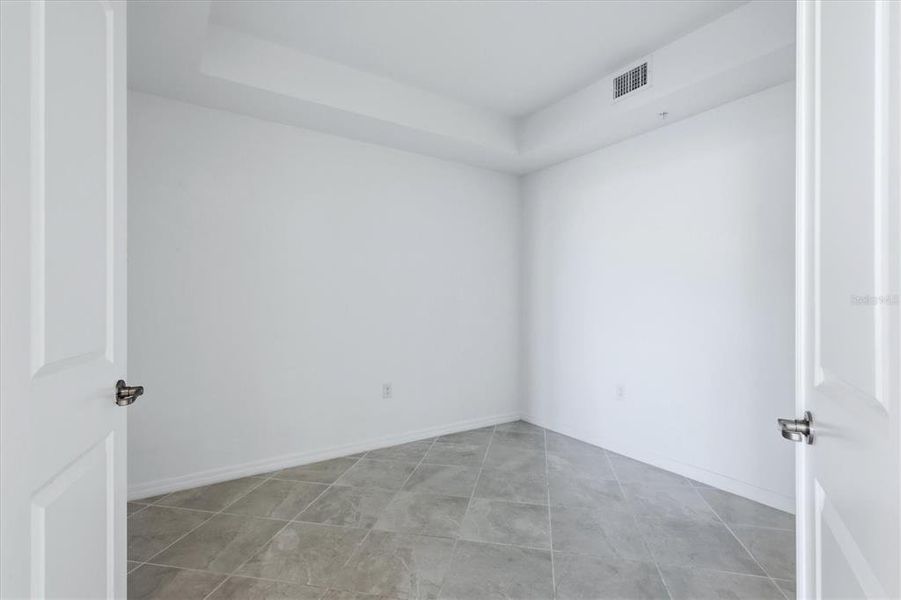 Spacious, unfurnished interior of a new home in , Venice (Image 26).
