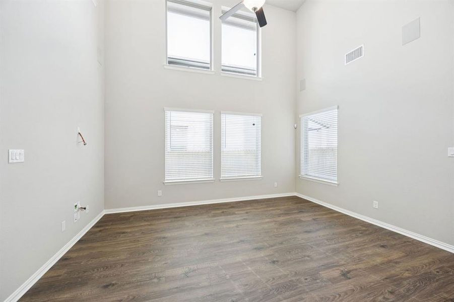 2417 Auburn St 2417 Auburn St