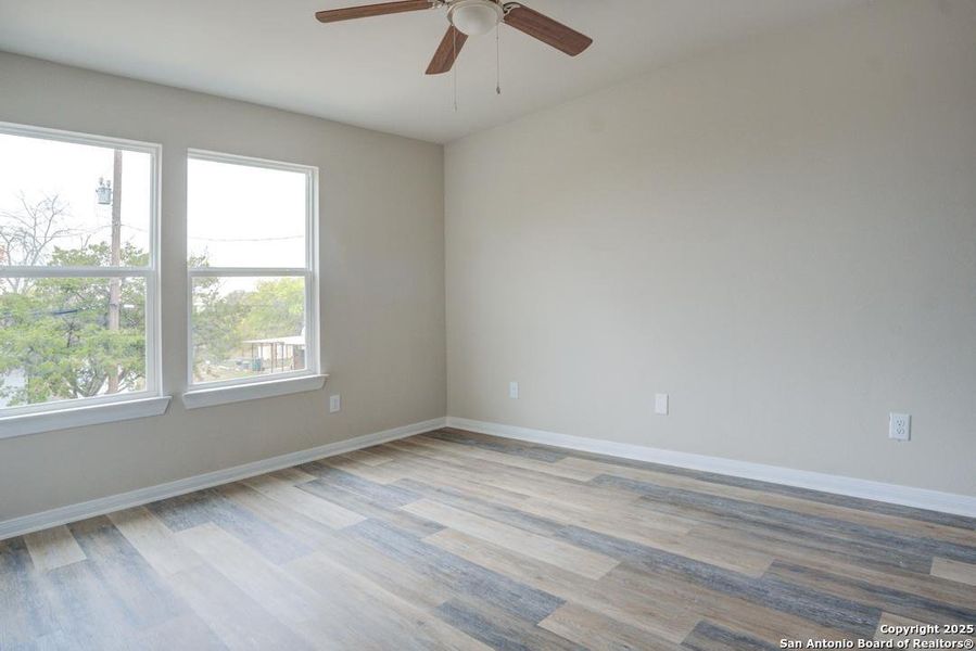 Spacious, unfurnished interior of a new home in , San Antonio (Image 25).