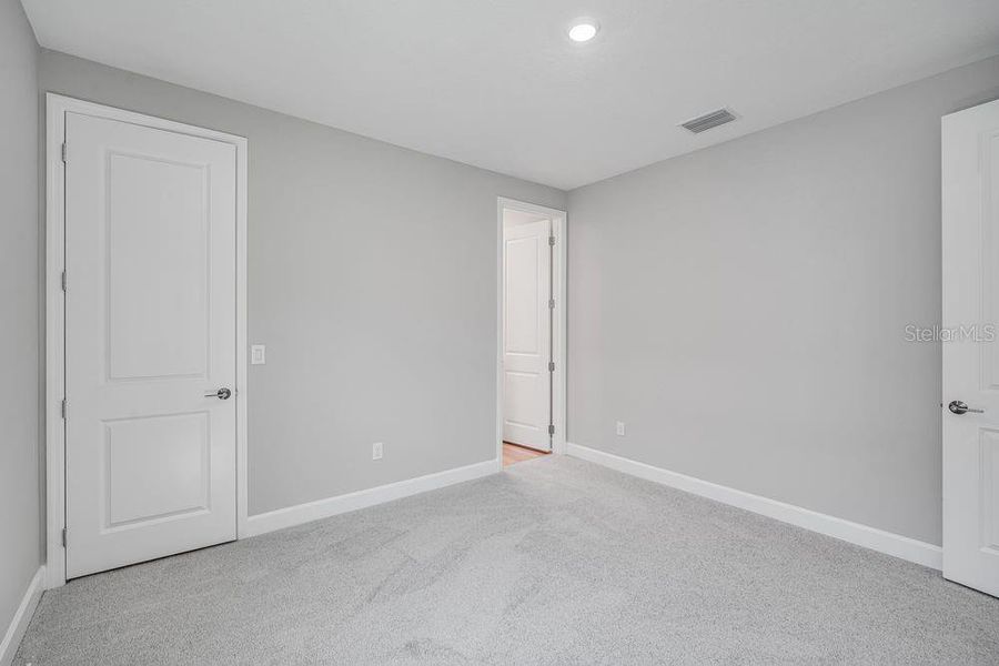 Spacious, unfurnished interior of a new home in Hammock at Two Rivers, Zephyrhills (Image 24).