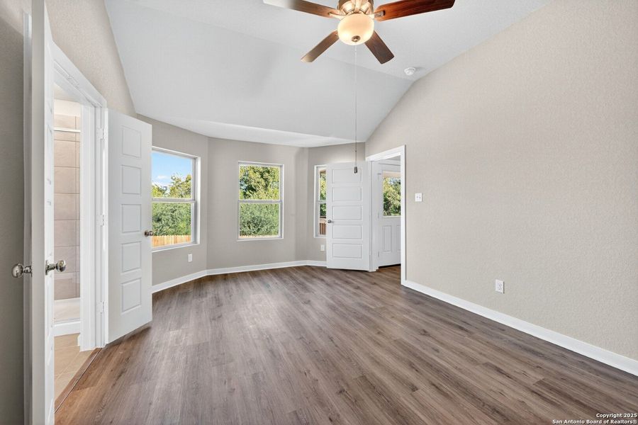 Spacious, unfurnished interior of a new home in Winding Brook, San Antonio (Image 39).