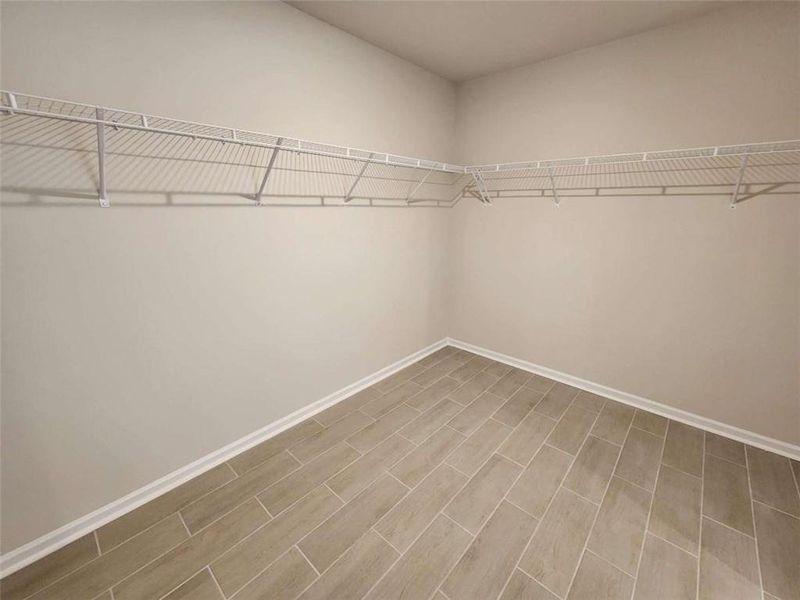 Spacious, unfurnished interior of a new home in The Woodlands Preserve, Jackson (Image 23).