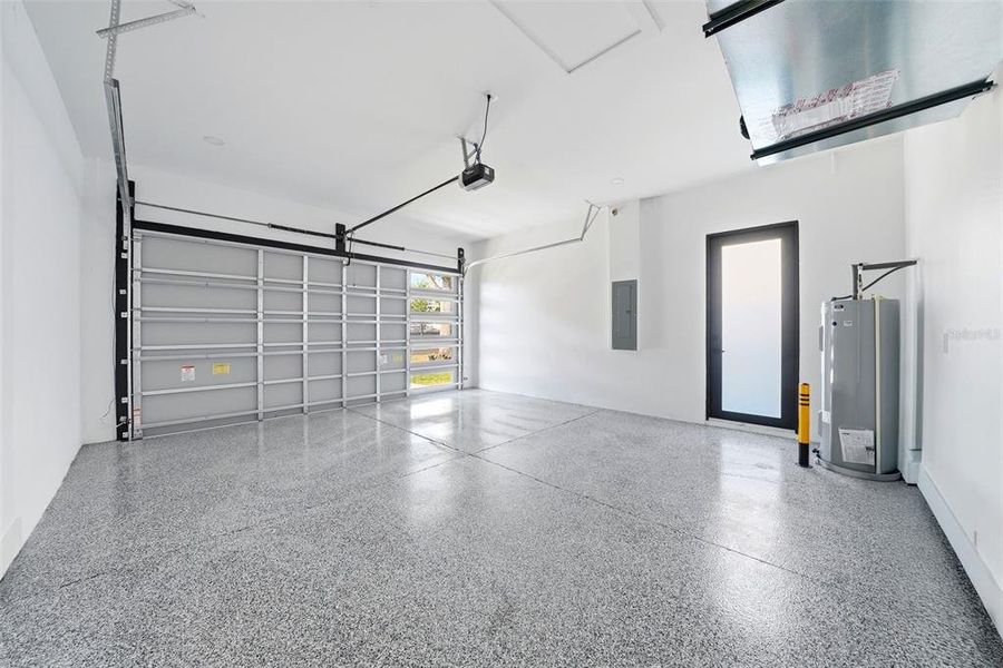 Spacious, unfurnished interior of a new home in , St. Petersburg (Image 19).