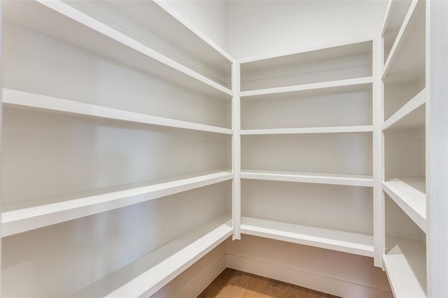 Spacious, unfurnished interior of a new home in , Aledo (Image 23).