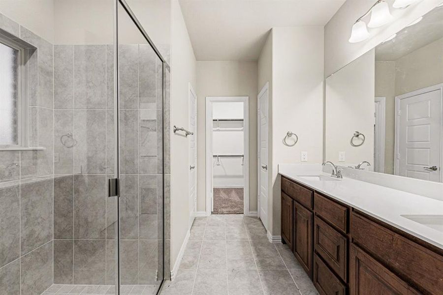 Furnished interior view inside a new home in Courts Of Bonnie Brae, Denton (Image 12).